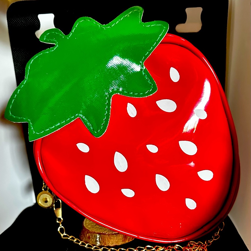 Strawberry 🍓 crossbody with gold chain strap